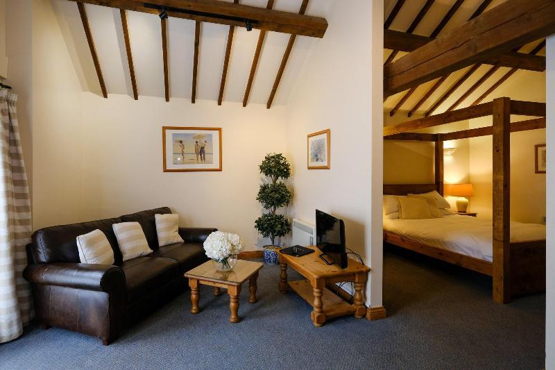 Church Farm Lodge image