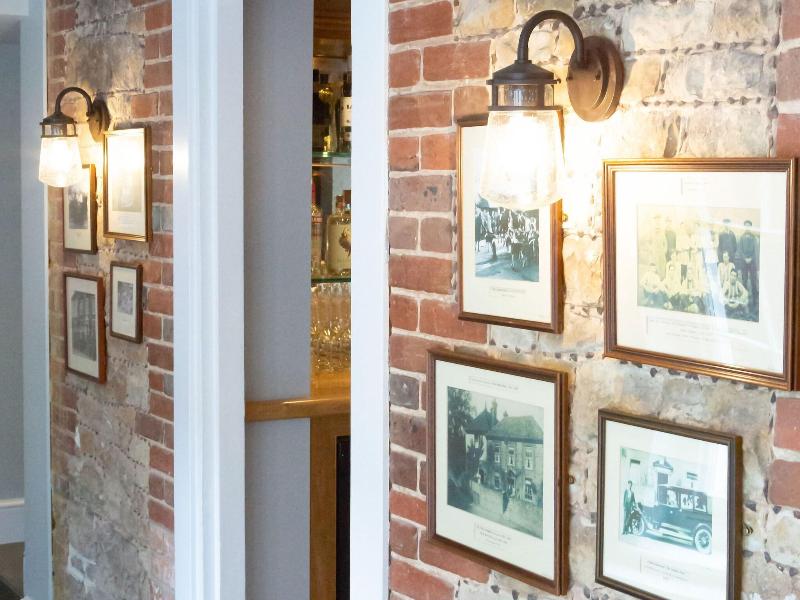 White Horse Inn image