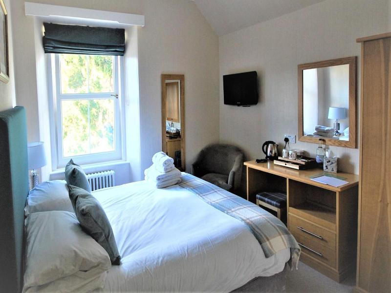 Tigh Na Cloich Hotel image