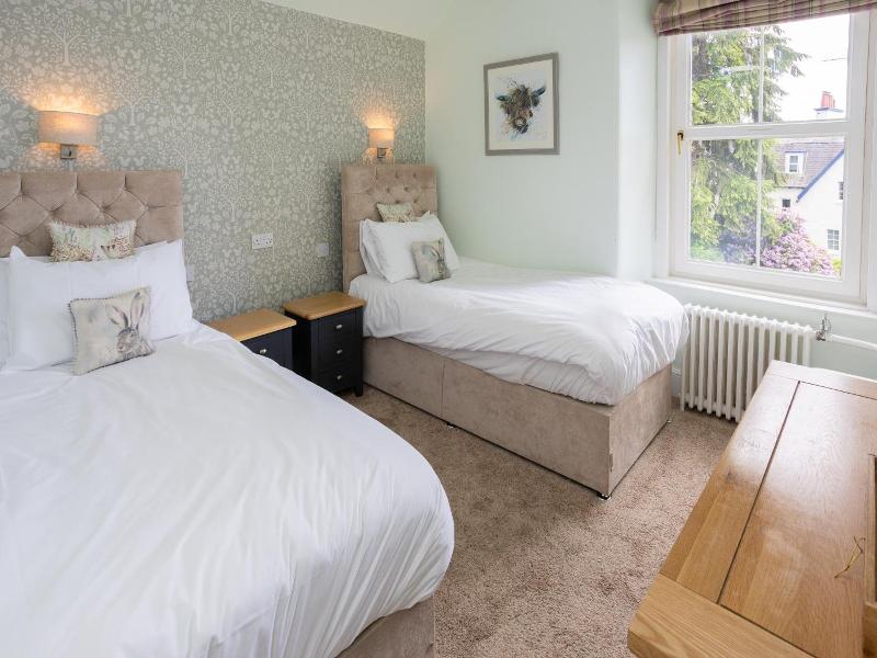 Tigh Na Cloich Hotel image