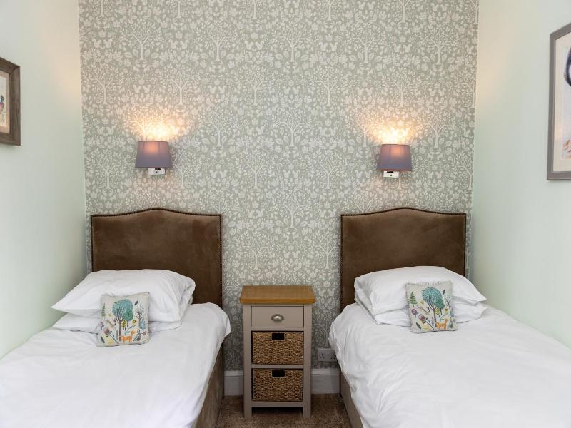 Tigh Na Cloich Hotel image