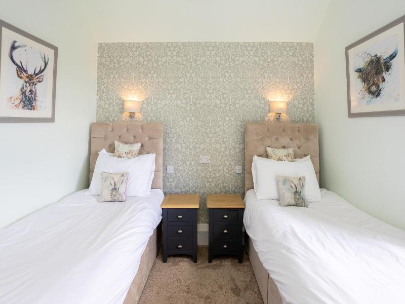 Tigh Na Cloich Hotel image