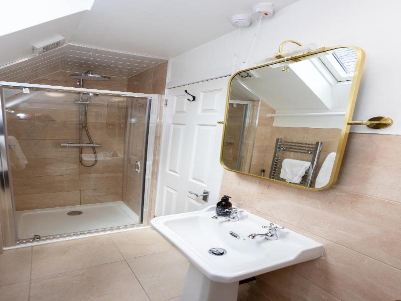 Tigh Na Cloich Hotel image