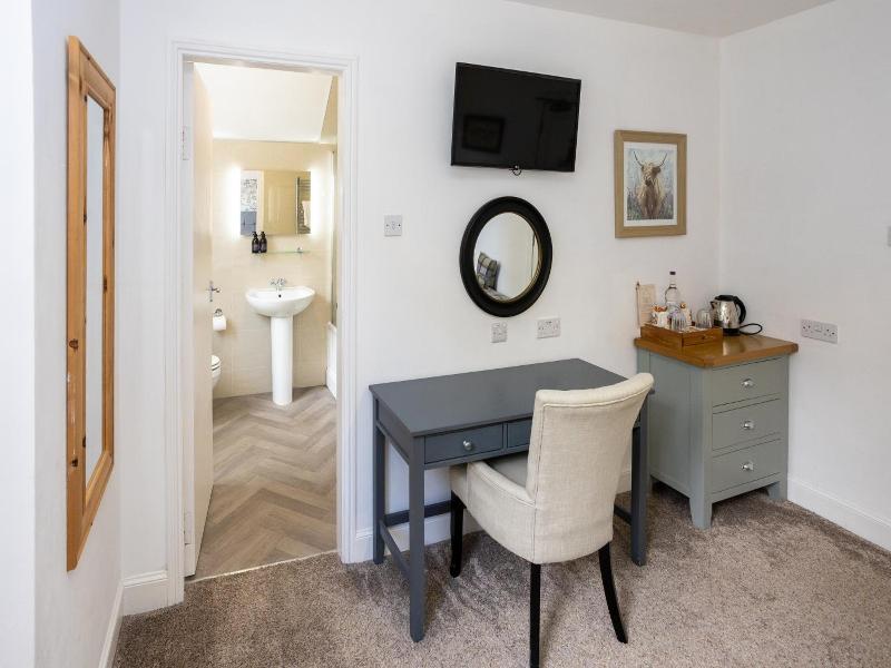 Tigh Na Cloich Hotel image