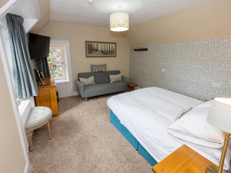 Tigh Na Cloich Hotel image