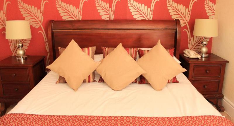 The Devil s Punchbowl Hotel