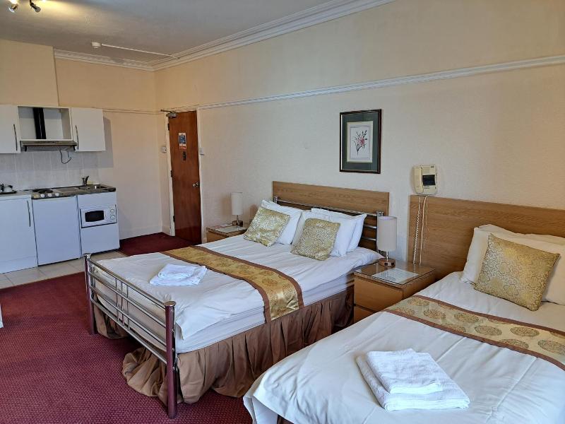 Diamond House Hotel image