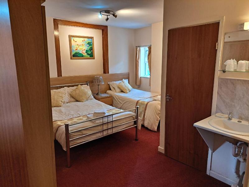 Diamond House Hotel image