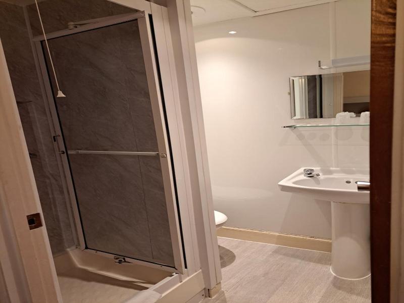 Diamond House Hotel image