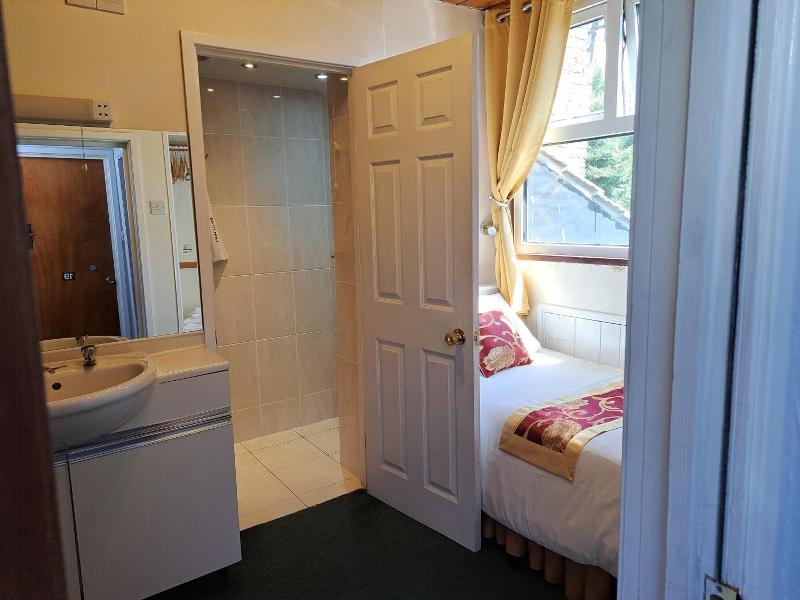 Diamond House Hotel image