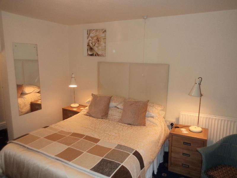 Ivy House image