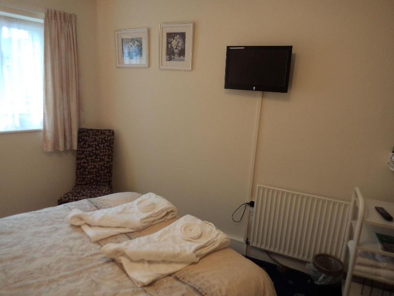 Ivy House image