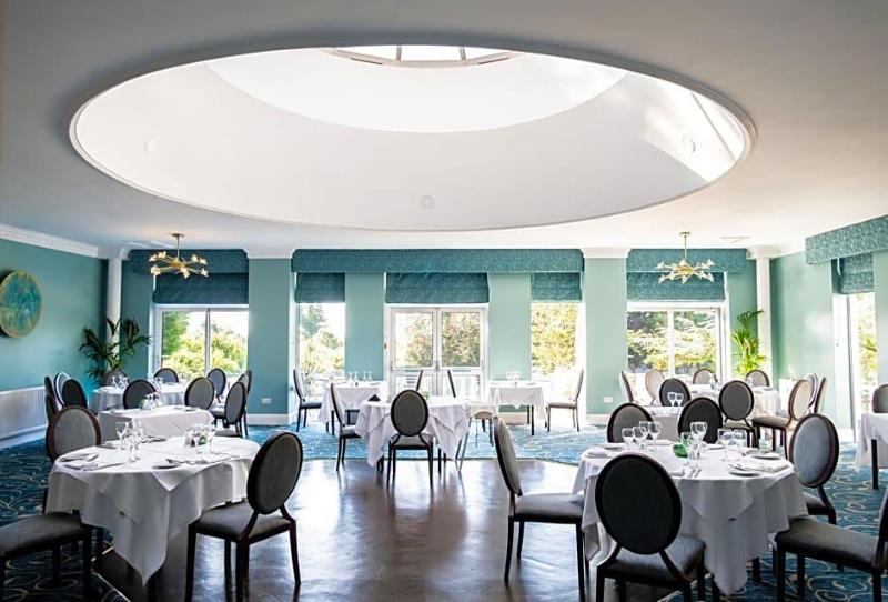 Manor Parc Hotel image