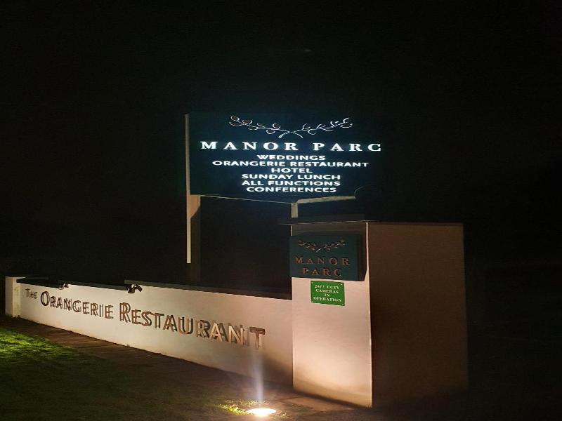 Manor Parc Hotel image