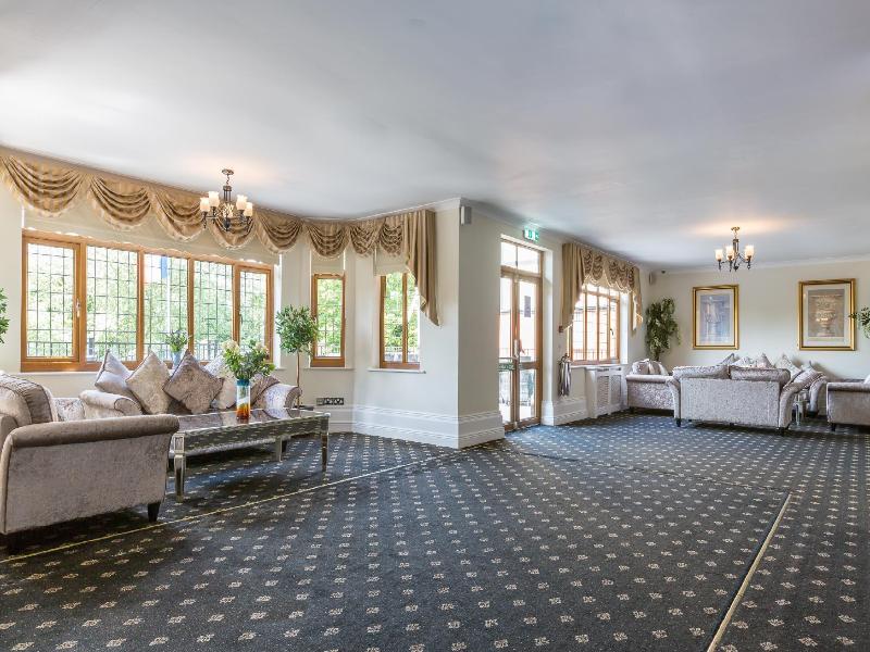 De Rougemont Manor Hotel image