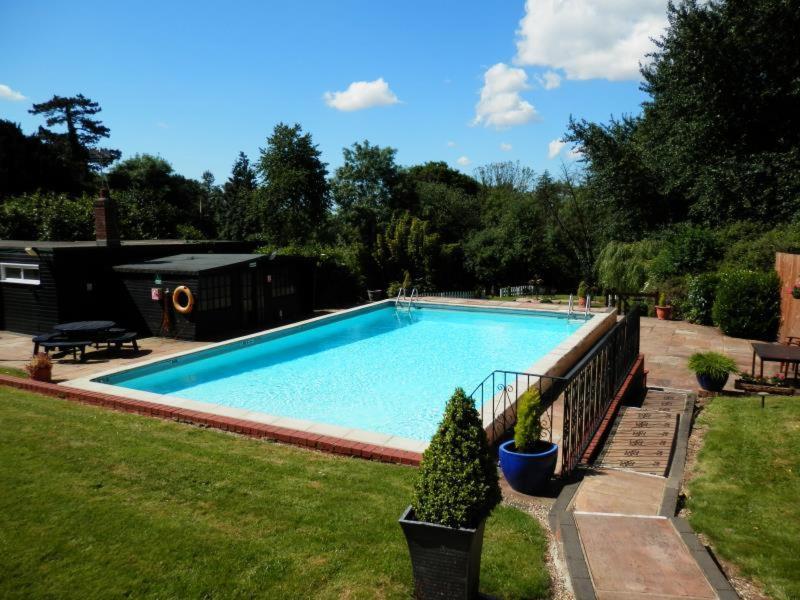 De Rougemont Manor Hotel image