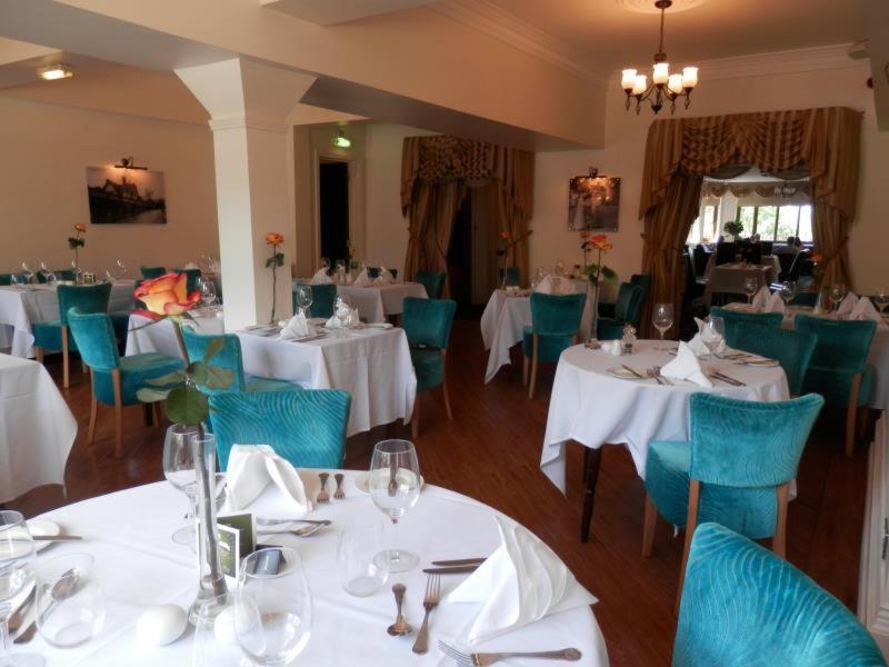 De Rougemont Manor Hotel image