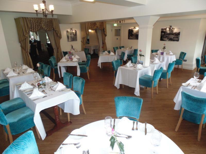 De Rougemont Manor Hotel image