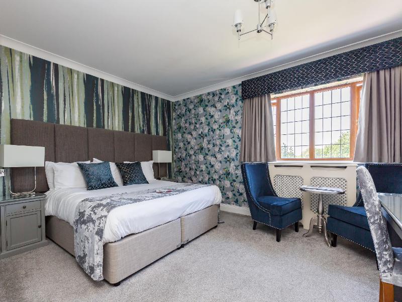 De Rougemont Manor Hotel image