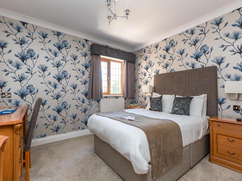 De Rougemont Manor Hotel image