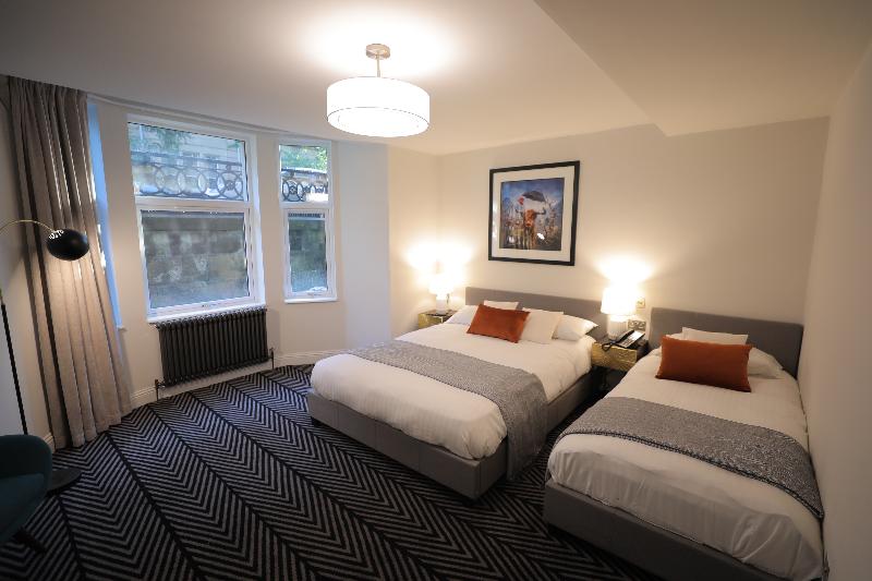 FAMILY ROOM TWO BEDS