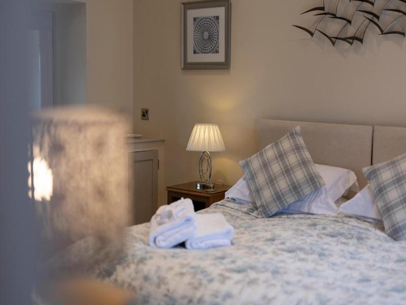 Canaston Oaks Luxury Bed   Breakfast image