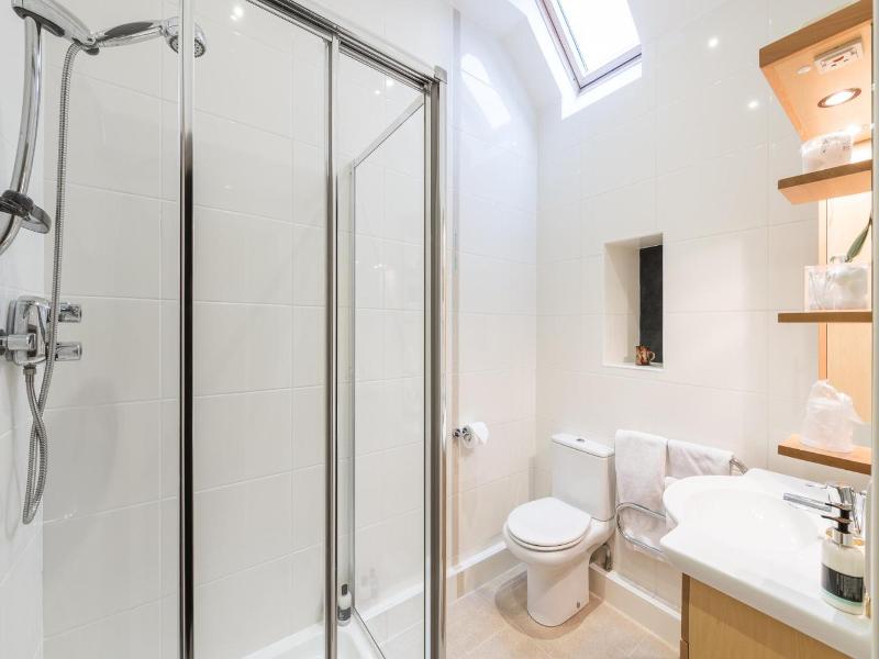 Canaston Oaks Luxury Bed   Breakfast image