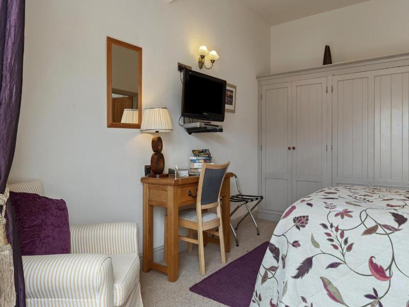 Canaston Oaks Luxury Bed   Breakfast image