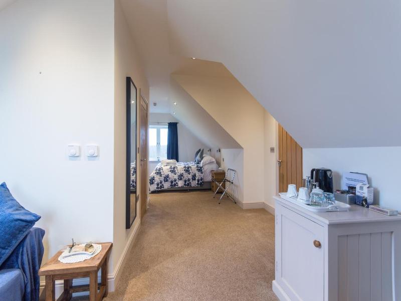 Canaston Oaks Luxury Bed   Breakfast image