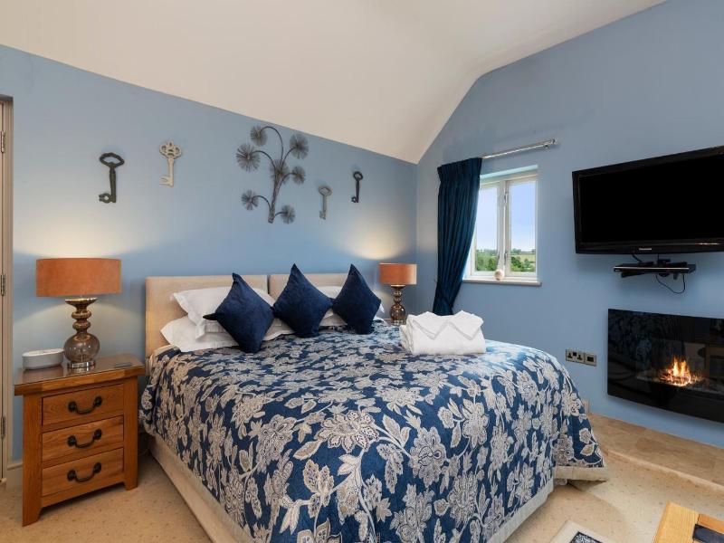 Canaston Oaks Luxury Bed   Breakfast image