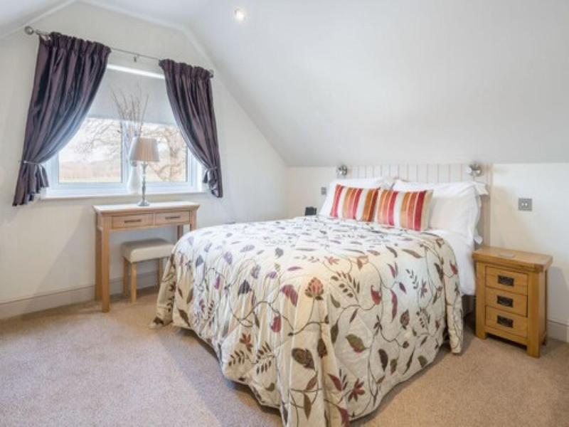 Canaston Oaks Luxury Bed   Breakfast image