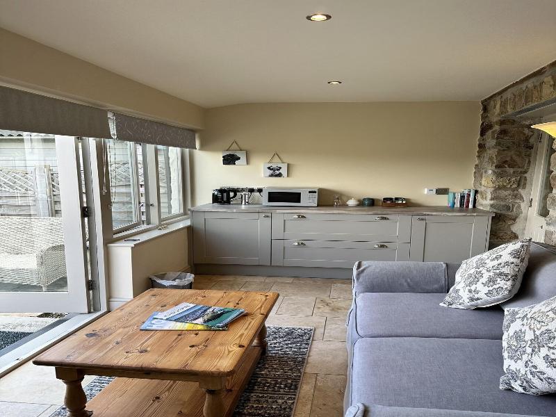 Canaston Oaks Luxury Bed   Breakfast image