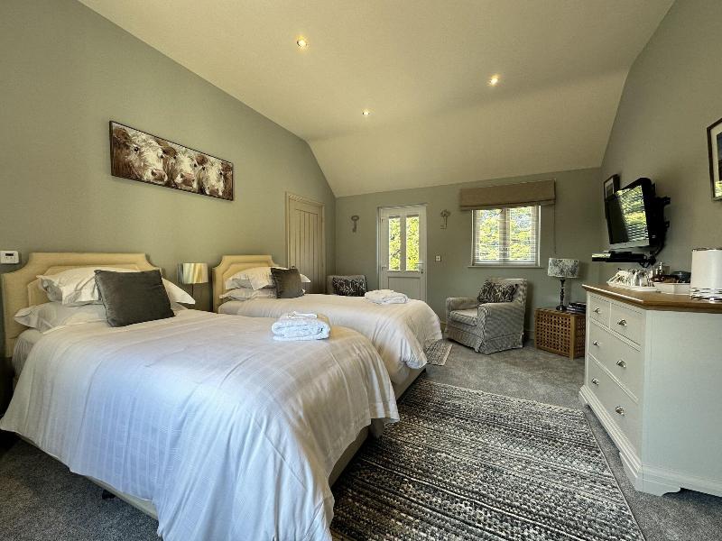 Canaston Oaks Luxury Bed   Breakfast image