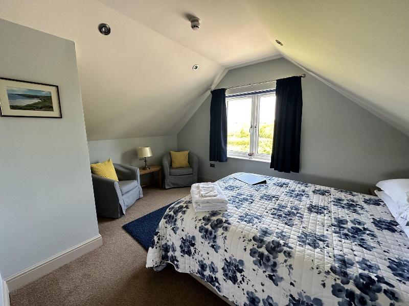 Canaston Oaks Luxury Bed   Breakfast image