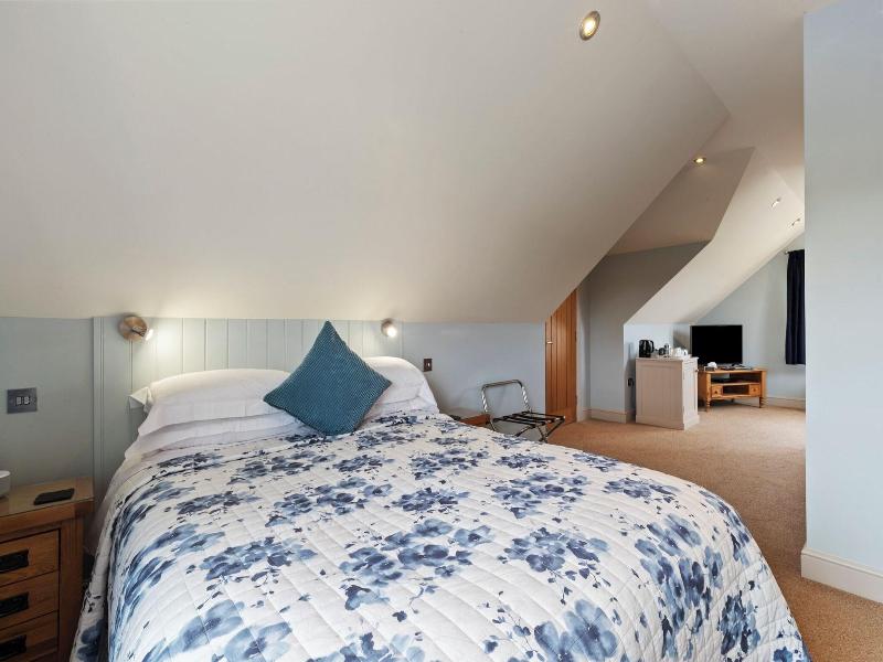 Canaston Oaks Luxury Bed   Breakfast image