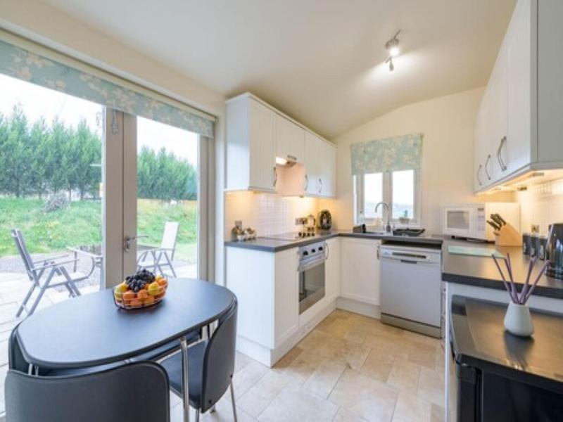 Canaston Oaks Luxury Bed   Breakfast image