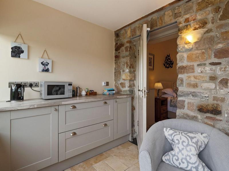 Canaston Oaks Luxury Bed   Breakfast image