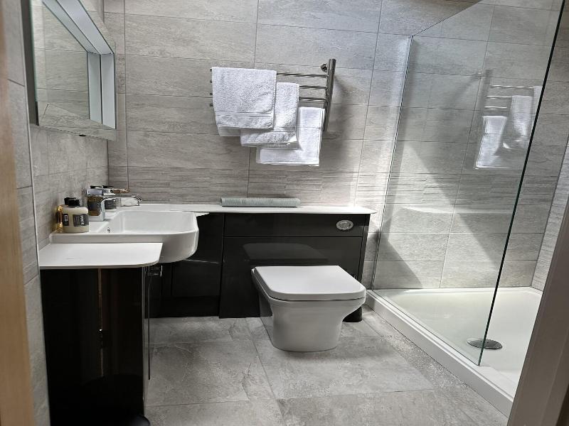 Canaston Oaks Luxury Bed   Breakfast image