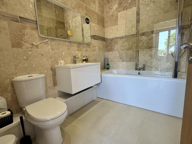 Canaston Oaks Luxury Bed   Breakfast image