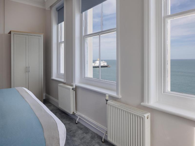 The Cumberland Hotel image