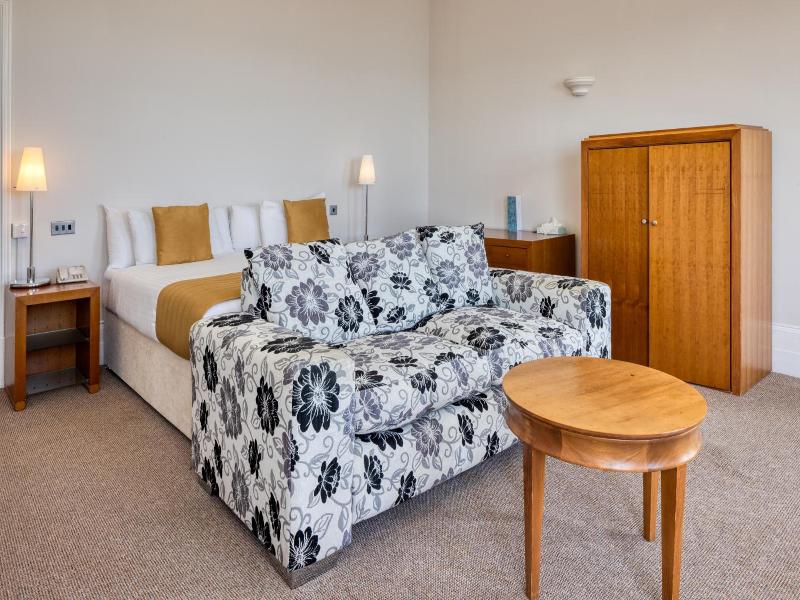 The Cumberland Hotel image