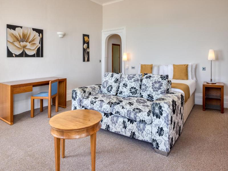 The Cumberland Hotel image