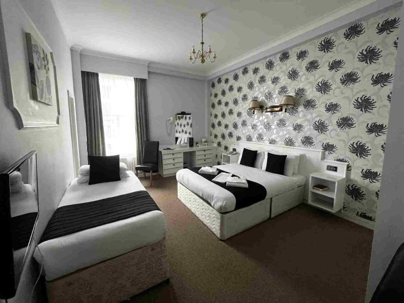 The Cumberland Hotel image