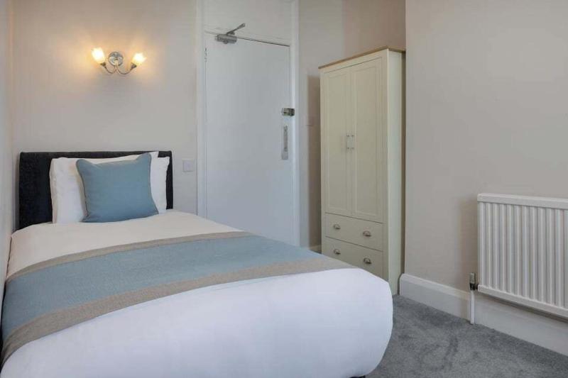 The Cumberland Hotel image