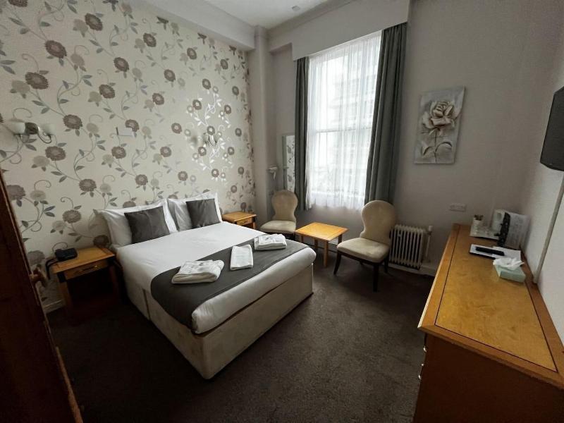 The Cumberland Hotel image
