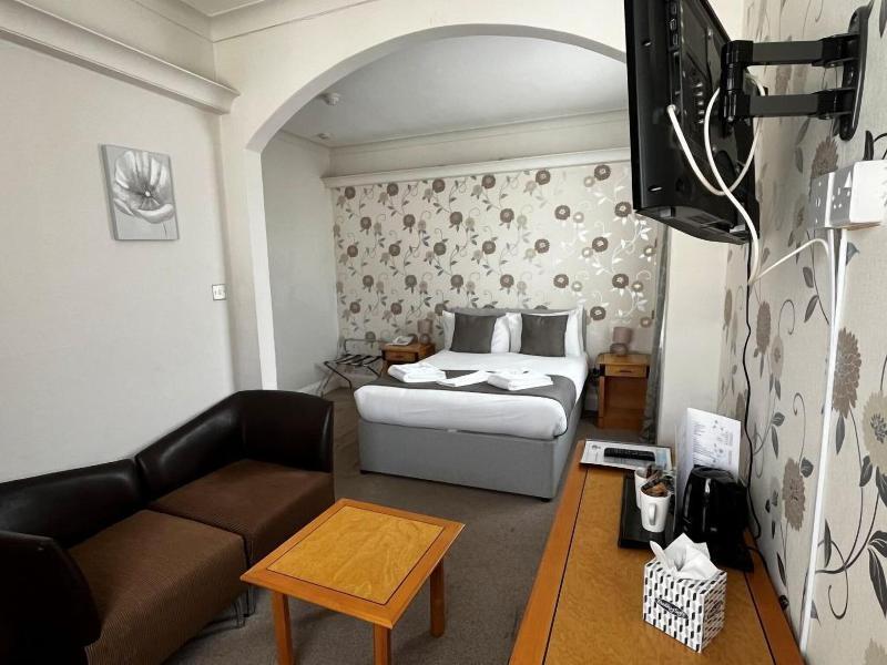 The Cumberland Hotel image