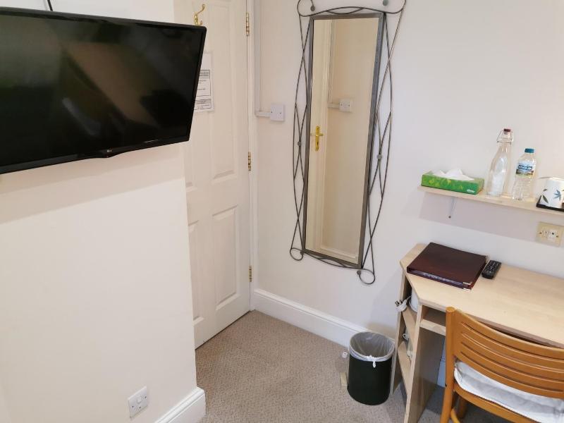Hatsue Guest House