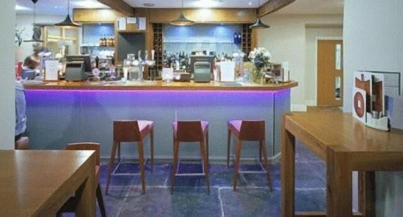 Cross Foxes - Bar Grill Rooms image