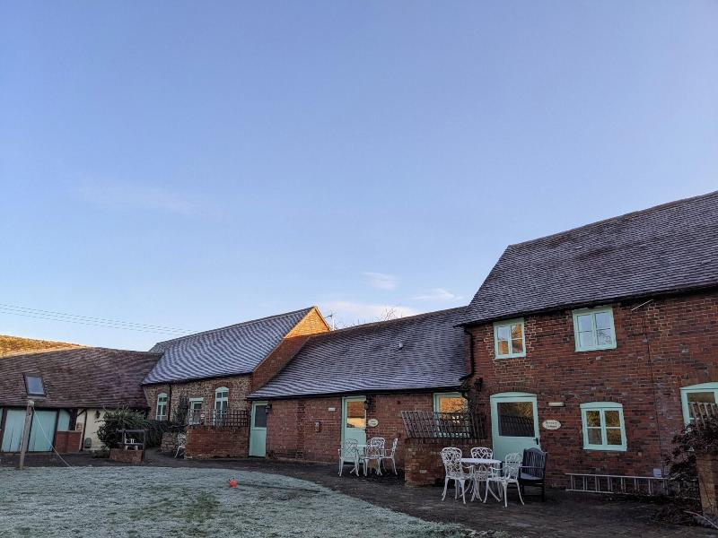 Kingfisher Barn image