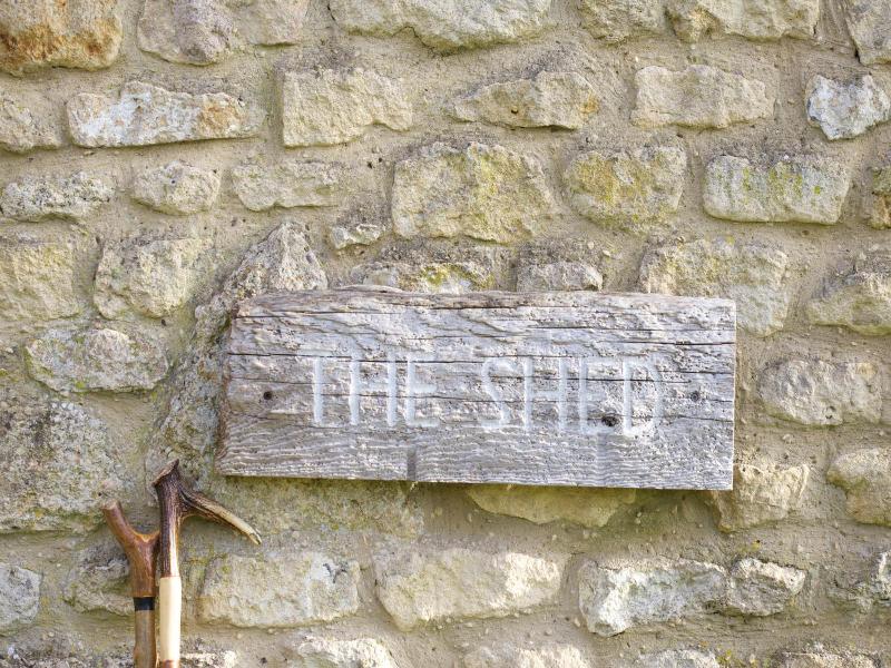 The Wheatsheaf Combe Hay image